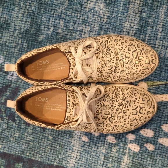 EUC Toms cheetah print sneakers size 8 - Picture 3 of 7